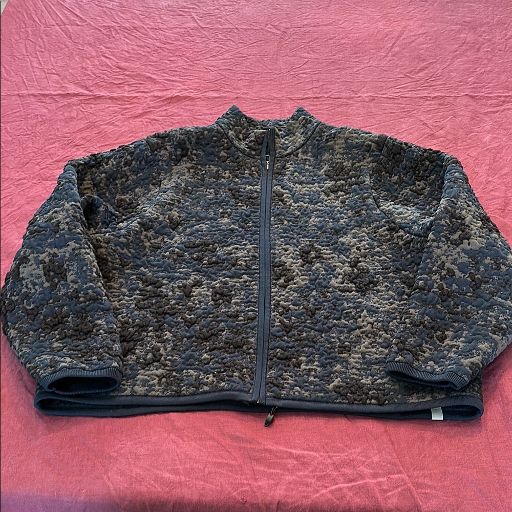 Lululemon women’s XL Cozy zip Jacket in Blue and Black gray very warm cropped
